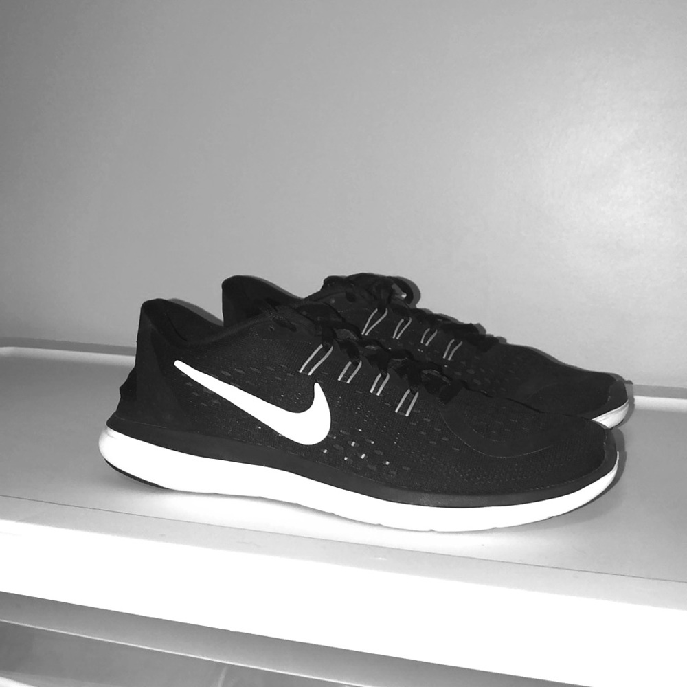 Gym shoes